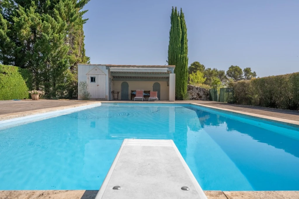 Piscine et pool-house