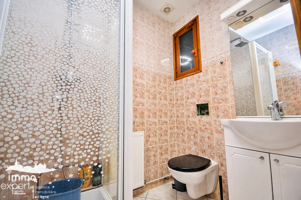 ESPACE 1 - SALLE D'EAU 1ER ETAGE