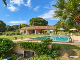 Piscine et maison