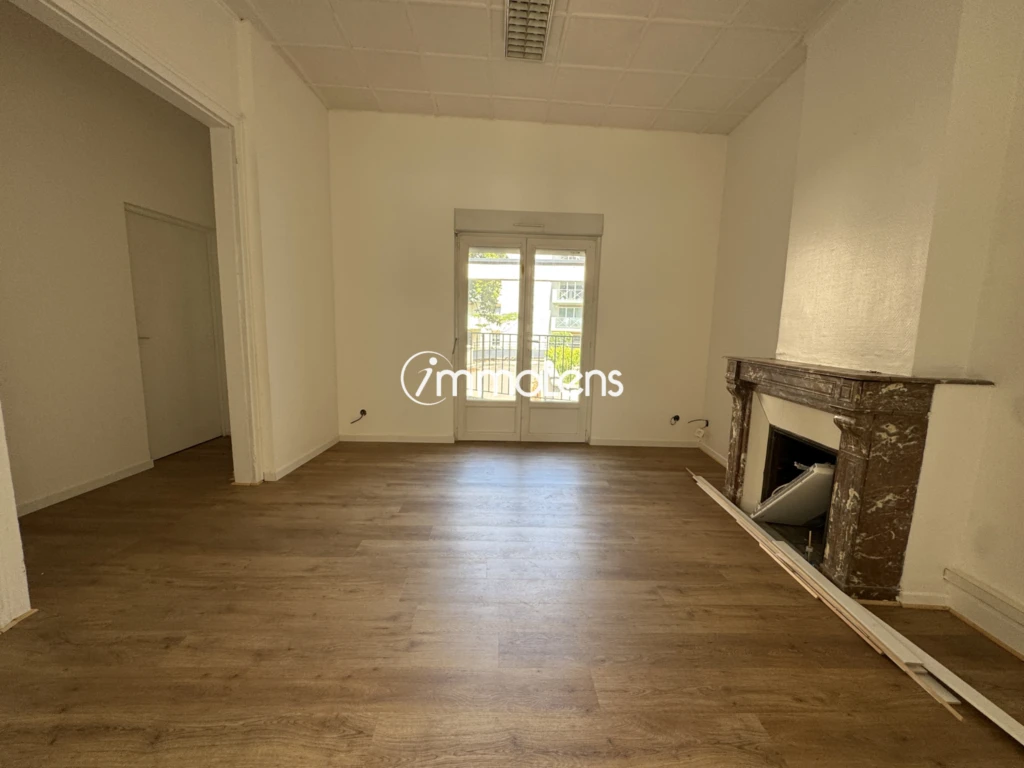 SECONDE PIECE ACCES TERRASSE