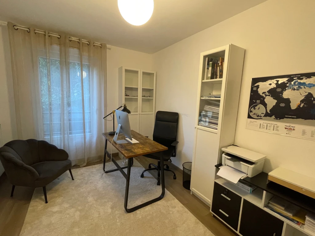 Spacieux appartement meublé de 3 chambres avec terrasse, jardin privé et 2 places de parking (loyer tout inclus) 7