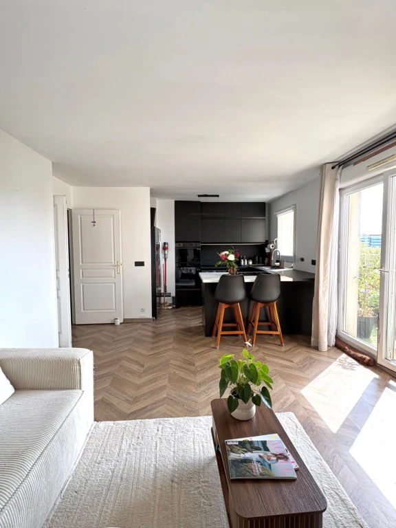 Appartement traversant au dernier étage avec terrasse et balcon – proximité de La Défense direct Saint-Lazare (loyer tout inclus) 16