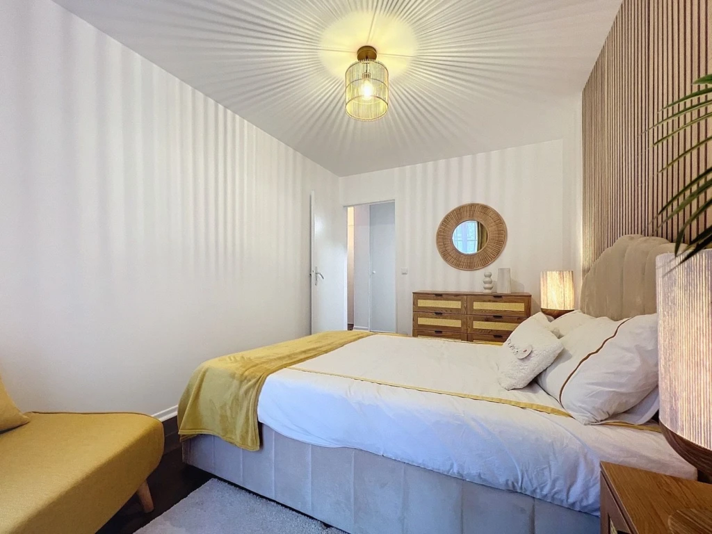 New renovated apartment just 1 min from train station RER Val D’Europe , free parking underground (loyer tout inclus) 14