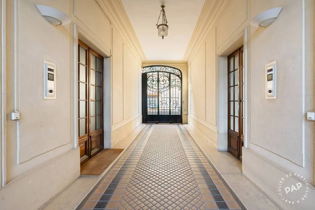 À 10 minutes à pied de Paris - Charmant studio avec vue imprenable sur la Tour Eiffel & les toits de Paris (loyer tout inclus) 17