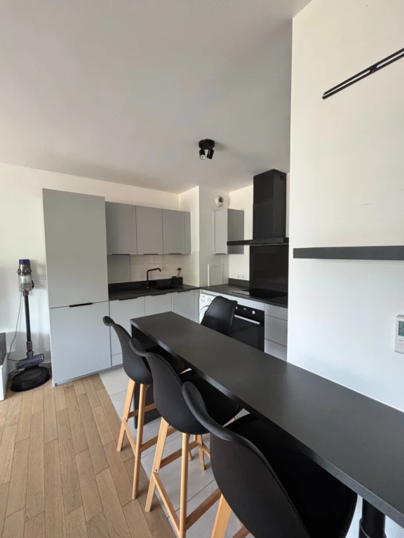 Location meublée appartement 2 pièces 43,70 m² Alfortville (94140) 1.400 € (loyer tout inclus) 3