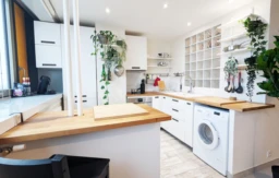Appartement soigné dans une tour à proximité de Paris (loyer tout inclus) 1