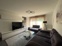 Spacieux appartement meublé de 3 chambres avec terrasse, jardin privé et 2 places de parking (loyer tout inclus) 1