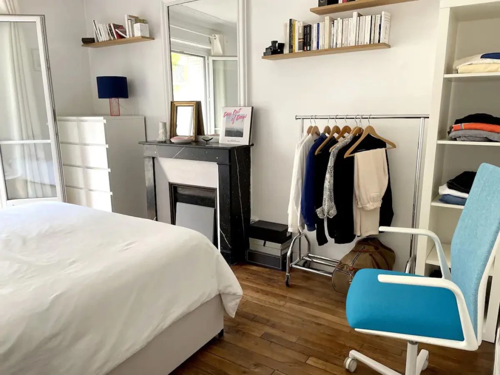 Appartement typiquement parisien proche de Montmartre (loyer tout inclus) 3