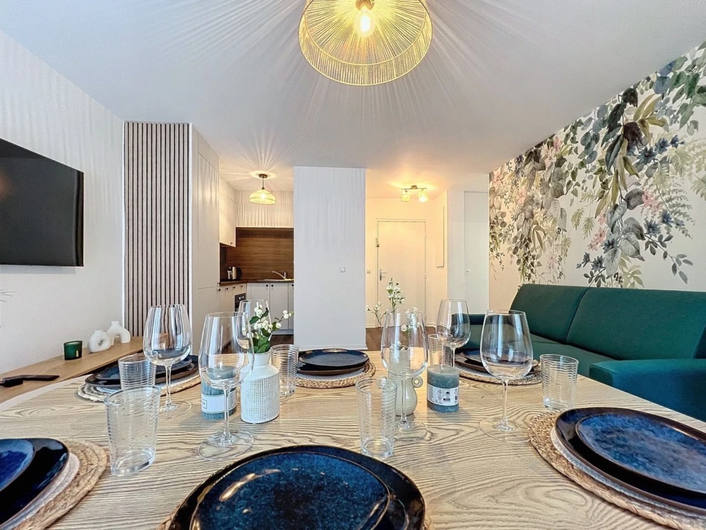 New renovated apartment just 1 min from train station RER Val D’Europe , free parking underground (loyer tout inclus) 4