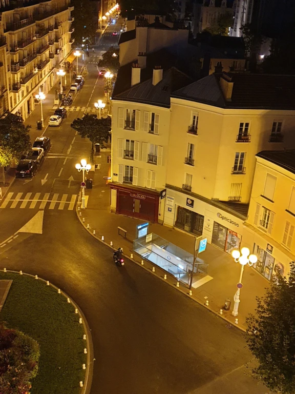 À 10 minutes à pied de Paris - Charmant studio avec vue imprenable sur la Tour Eiffel & les toits de Paris (loyer tout inclus) 9