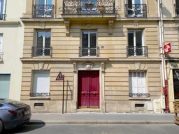 Saint Lambert: double séjour - trois chambres et trois salles de douche 3 chambres à Saint-Lambert, immeuble haussmannien rénové (loyer tout inclus) 3