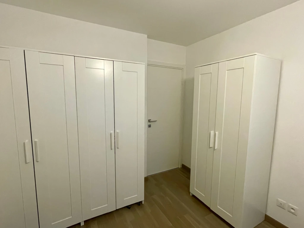 Spacieux appartement meublé de 3 chambres avec terrasse, jardin privé et 2 places de parking (loyer tout inclus) 8