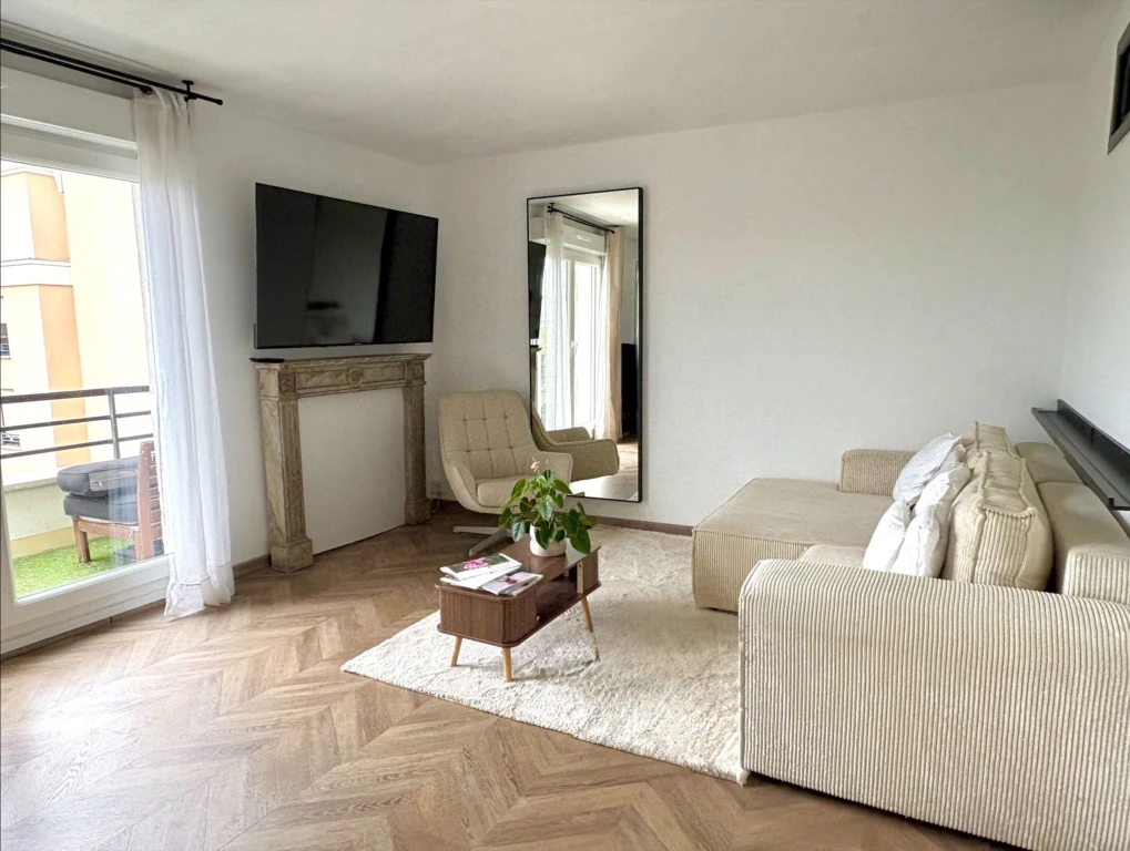 Appartement traversant au dernier étage avec terrasse et balcon – proximité de La Défense direct Saint-Lazare (loyer tout inclus) 2