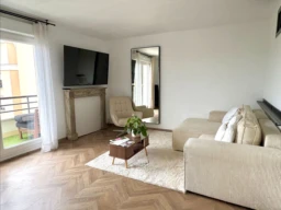 Appartement traversant au dernier étage avec terrasse et balcon – proximité de La Défense direct Saint-Lazare (loyer tout inclus) 2
