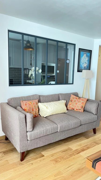 Appartement calme et refait à neuf avec balcon et ascenseur, – proche métro et tramway – Paris 20e (loyer tout inclus) 1