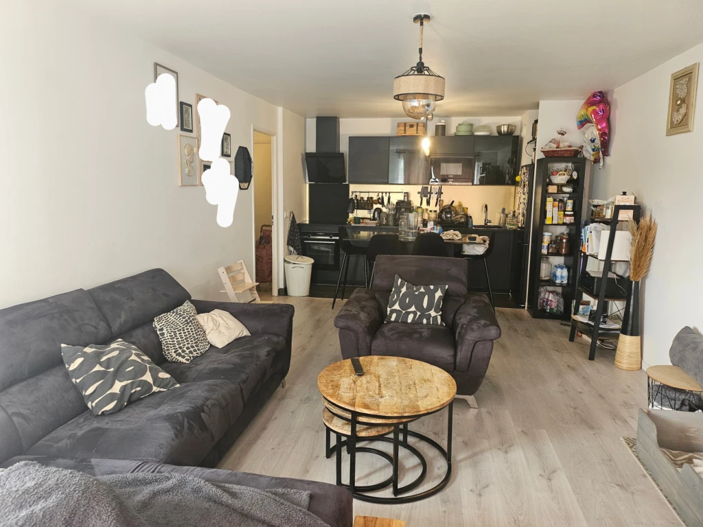 Appartement récent dans résidence sécurisée et bien situé (loyer tout inclus) 1