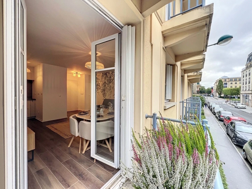 New renovated apartment just 1 min from train station RER Val D’Europe , free parking underground (loyer tout inclus) 10