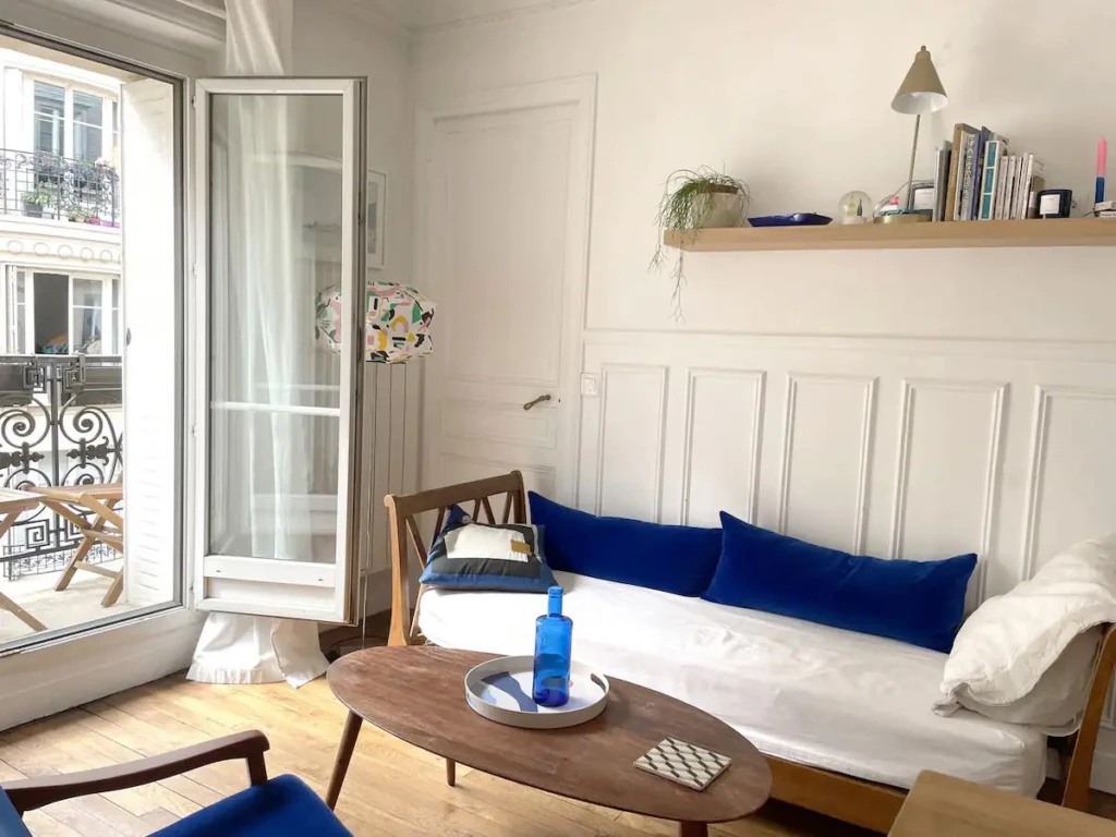 Appartement typiquement parisien proche de Montmartre (loyer tout inclus) 10