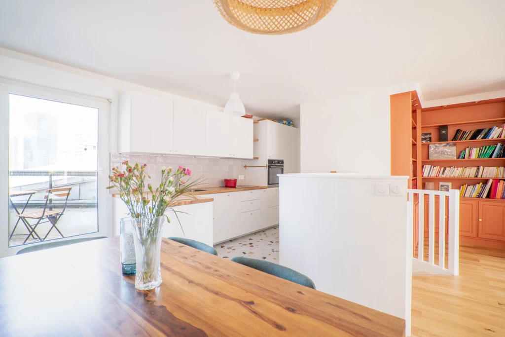 Loue meublé un superbe Duplex neuf de 108m² + 20m² de terrasse exposé plein Sud, dernier étage (loyer tout inclus) 7