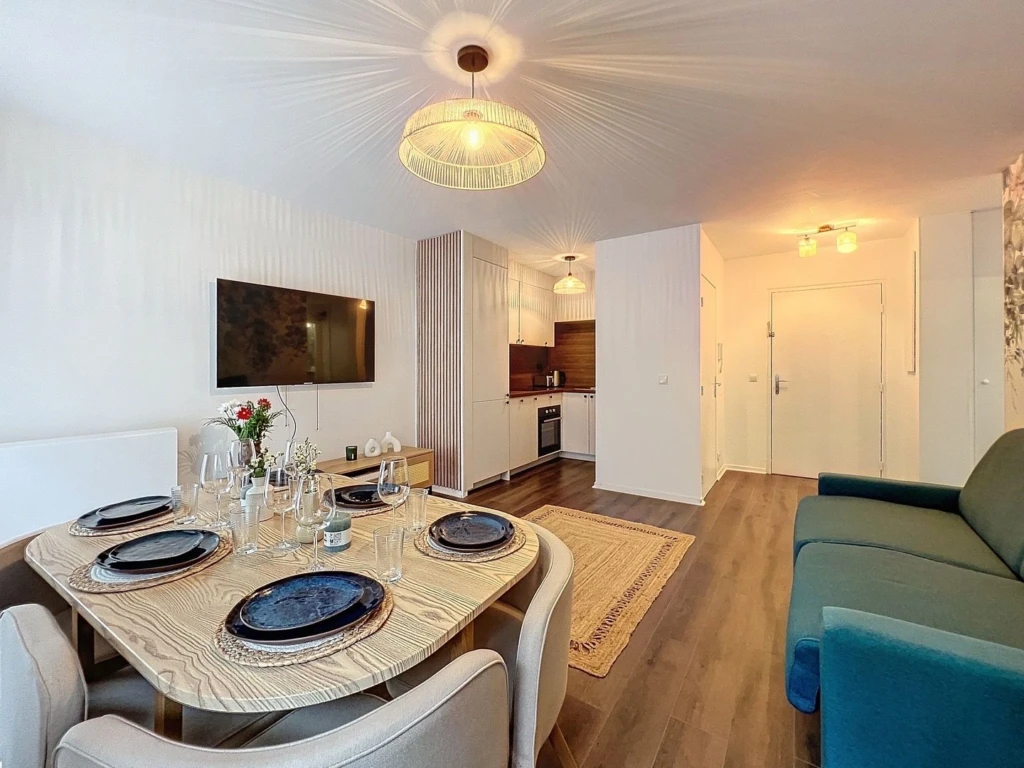 New renovated apartment just 1 min from train station RER Val D’Europe , free parking underground (loyer tout inclus) 3