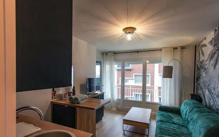 Appartement avec balcon proche plage (loyer tout inclus) 1