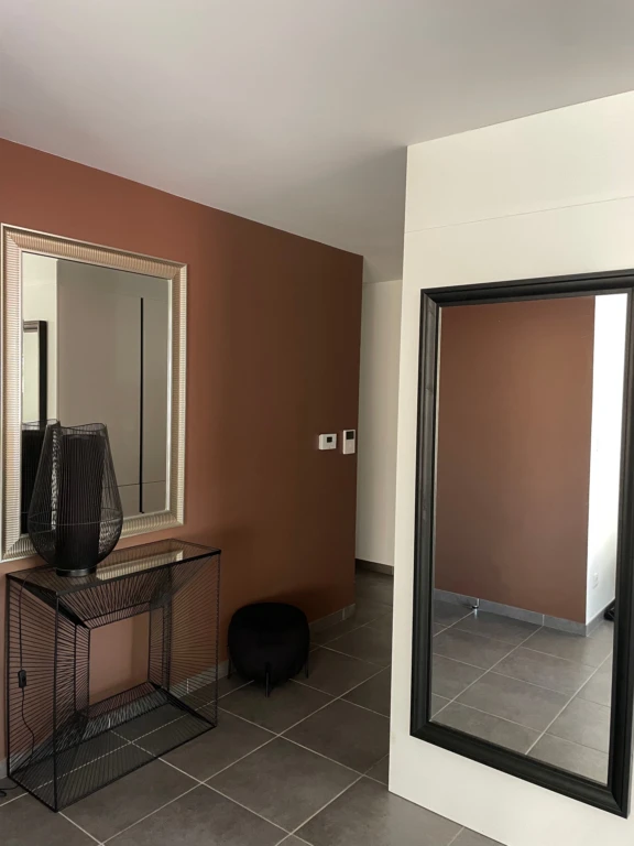 Spacieux appartement meublé de 3 chambres avec terrasse, jardin privé et 2 places de parking (loyer tout inclus) 14