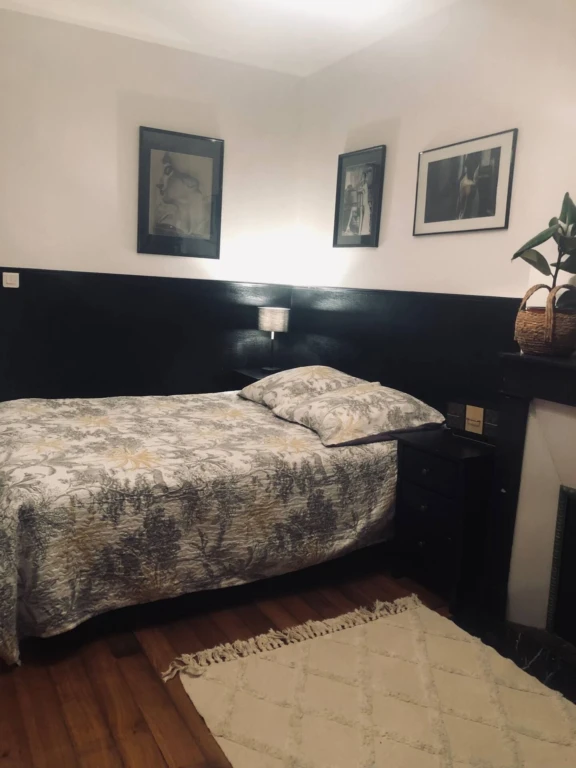 À LOUER – Charmant appartement de style parisien de 70 m², soigneusement meublé. (loyer tout inclus) 3