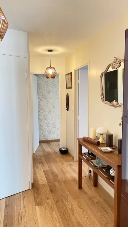Appartement calme et refait à neuf avec balcon et ascenseur, – proche métro et tramway – Paris 20e (loyer tout inclus) 14