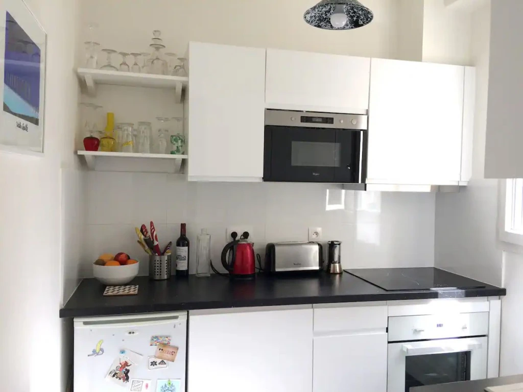 Appartement typiquement parisien proche de Montmartre (loyer tout inclus) 5