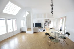 Superbe Appartement Meublé en Dernier Étage avec Vue Tour Eiffel (loyer tout inclus) 2