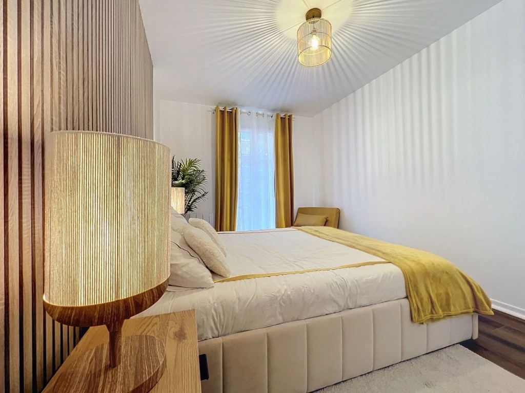New renovated apartment just 1 min from train station RER Val D’Europe , free parking underground (loyer tout inclus) 16
