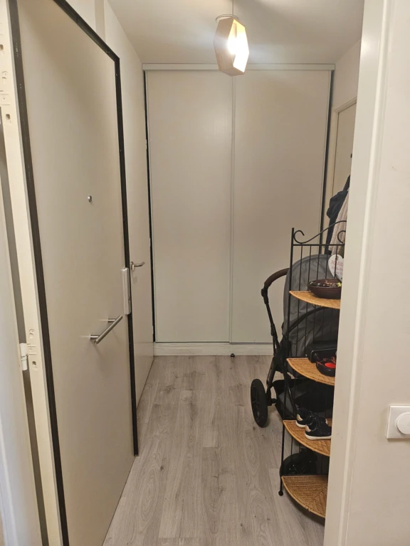 Appartement récent dans résidence sécurisée et bien situé (loyer tout inclus) 6