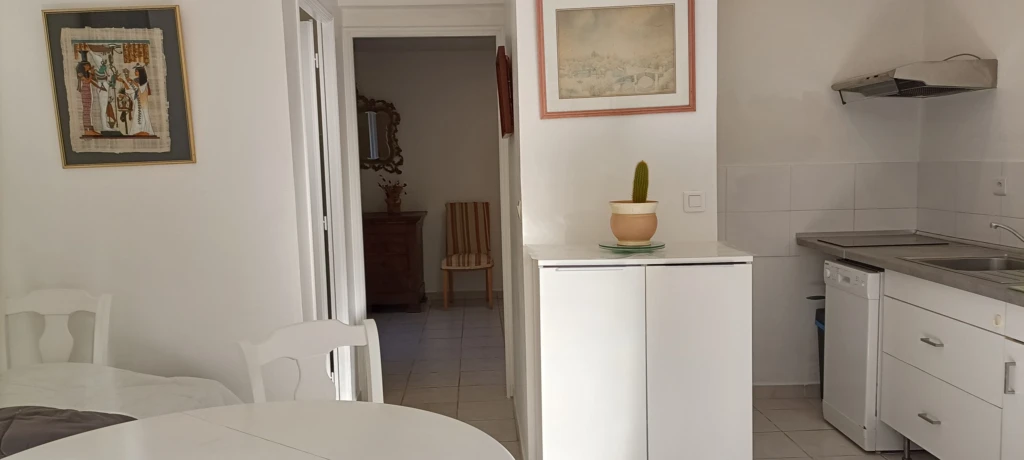 AppartementMeublè F2 Bord de mer 150m (loyer tout inclus) 3