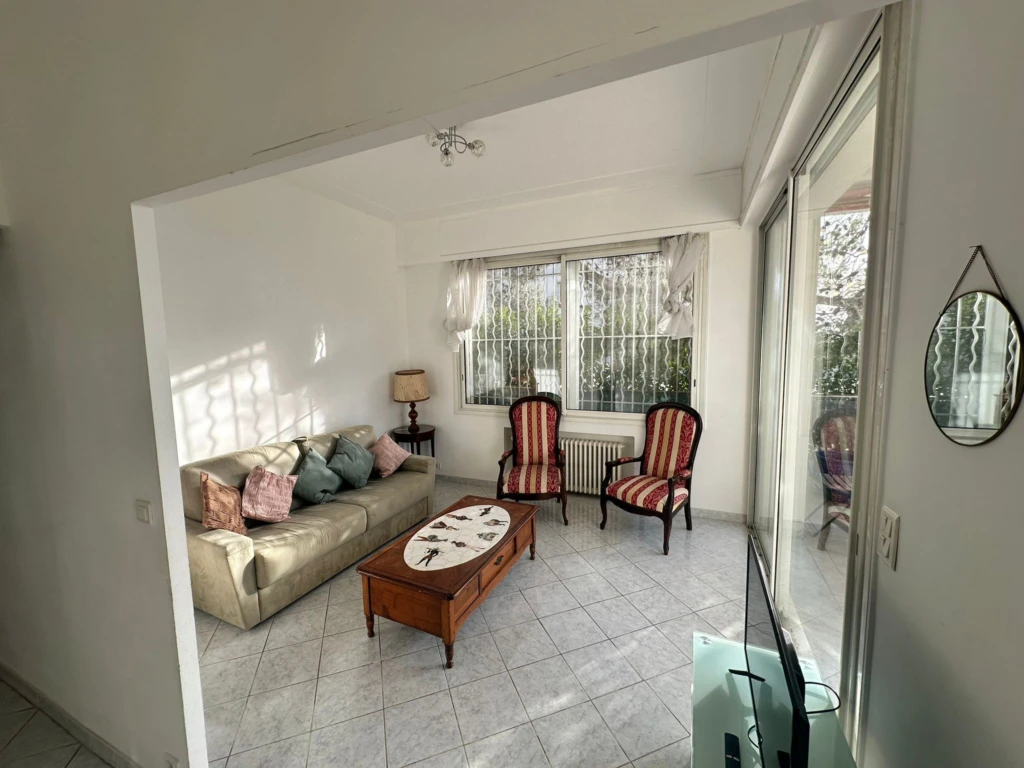 Un havre de paix - appartement dans un parc privé - terrasse de 50m2 - 5 mn de la mer. (loyer tout inclus) 1