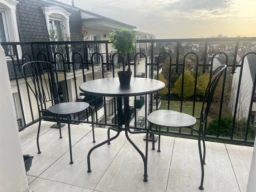 Studio T1 lumineux et spacieux avec balcon et parking à Noisy-le-Grand (loyer tout inclus) 1