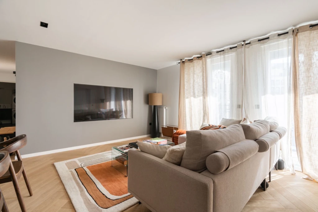 Appartement haut standing décoré par architecte – Élégance et confort à deux pas de La Défense (loyer tout inclus) 9