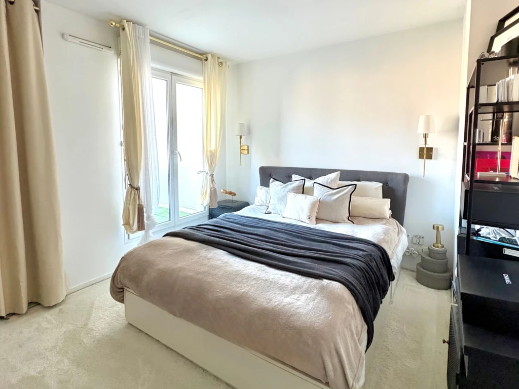 Appartement traversant au dernier étage avec terrasse et balcon – proximité de La Défense direct Saint-Lazare (loyer tout inclus) 6