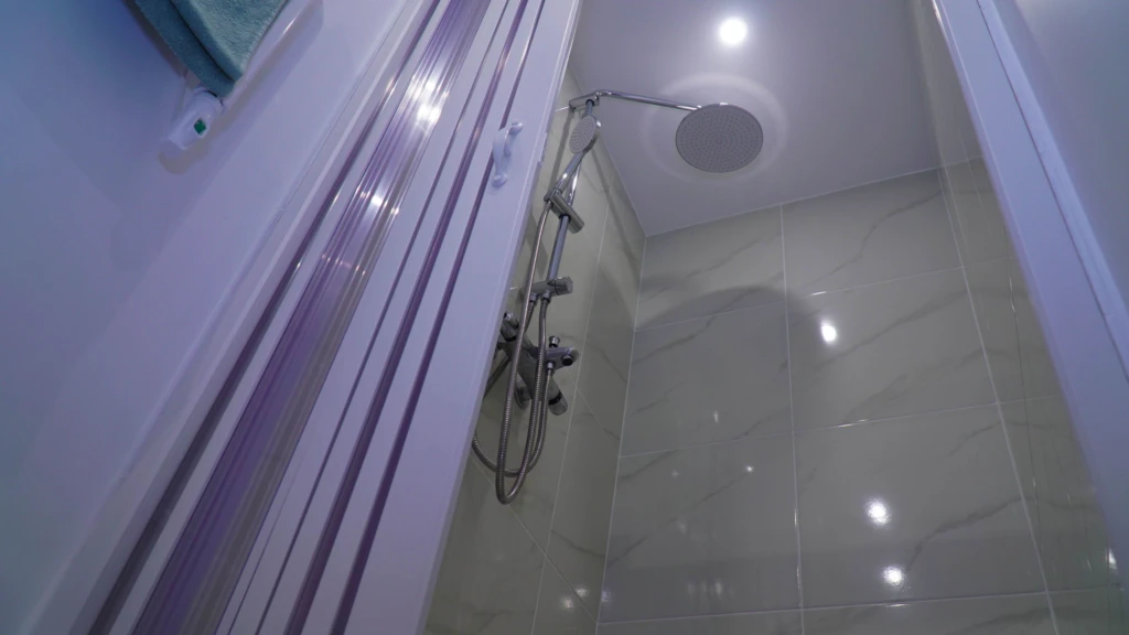 GRAND STUDIO MEUBLE (loyer tout inclus) 6