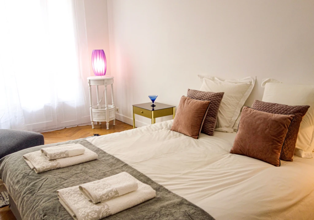 Charmant grand 2 pièces 65m2 center5 min de la plage 1 chambre séparée (loyer tout inclus) 3