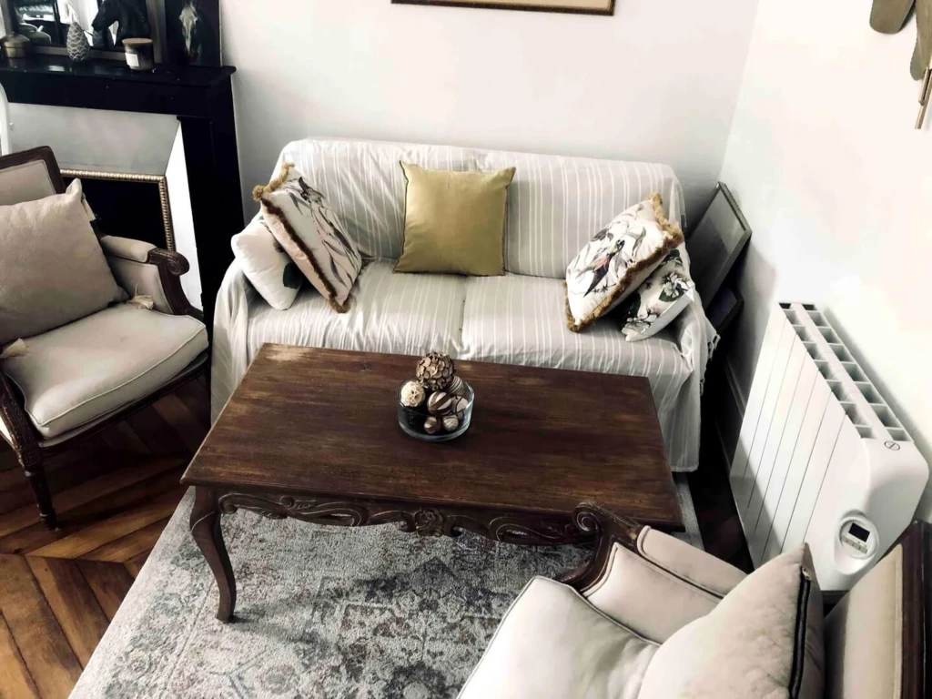 À LOUER – Charmant appartement de style parisien de 70 m², soigneusement meublé. (loyer tout inclus) 4