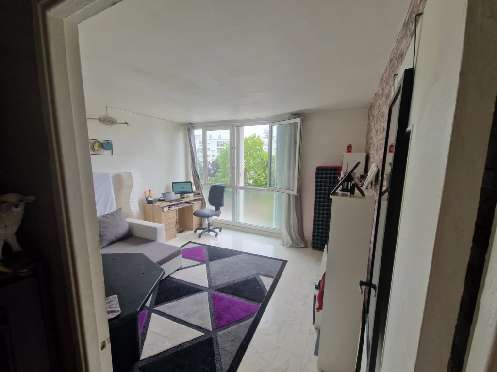 Apparemment entier (loyer tout inclus) 3