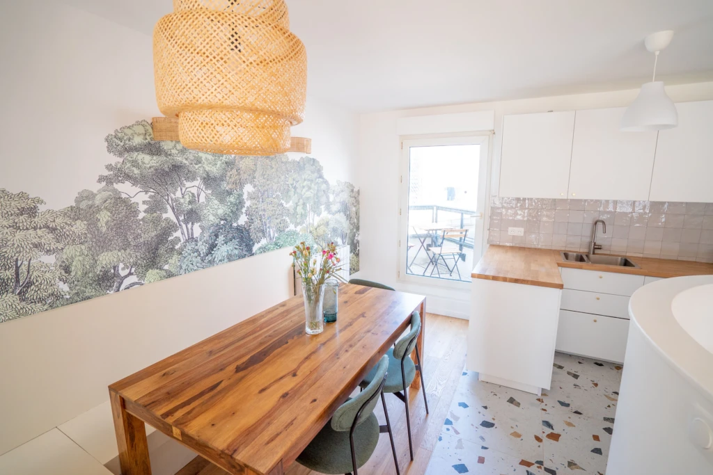 Loue meublé un superbe Duplex neuf de 108m² + 20m² de terrasse exposé plein Sud, dernier étage (loyer tout inclus) 6