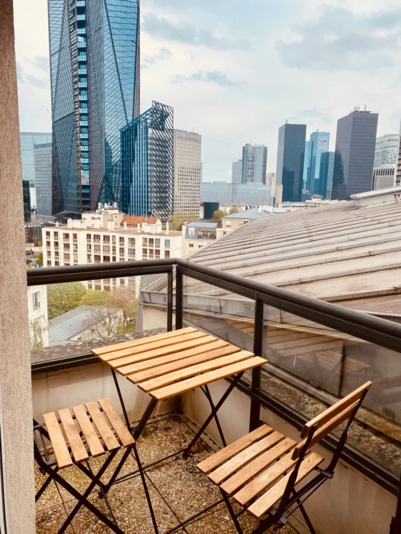 Loue meublé un superbe Duplex neuf de 108m² + 20m² de terrasse exposé plein Sud, dernier étage (loyer tout inclus) 17