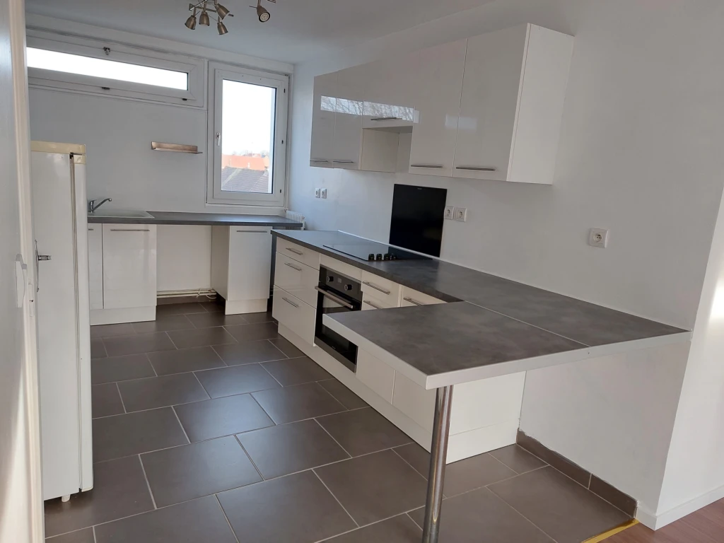 Appartement meublé T3 avec cave (loyer tout inclus) 4