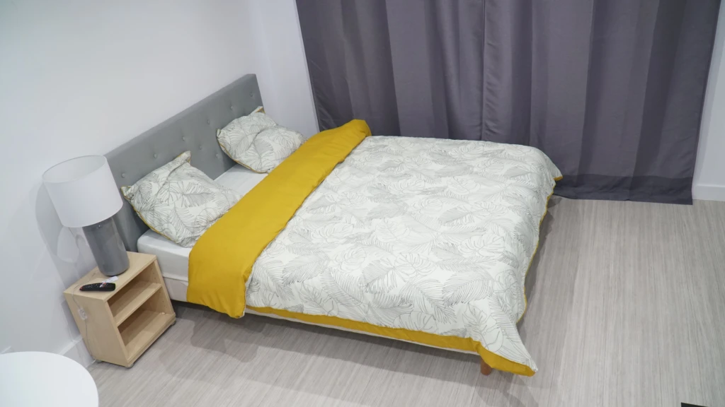 GRAND STUDIO MEUBLE (loyer tout inclus) 10