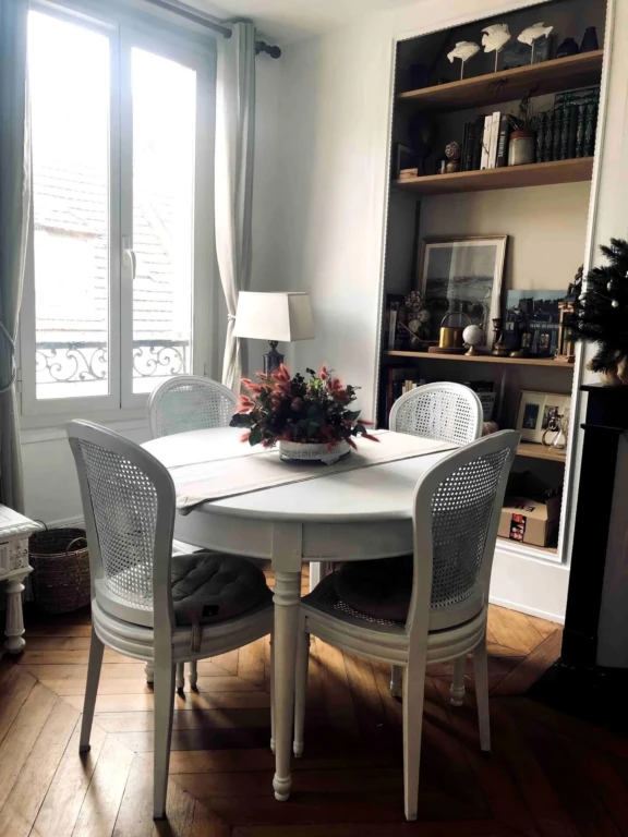 À LOUER – Charmant appartement de style parisien de 70 m², soigneusement meublé. (loyer tout inclus) 1