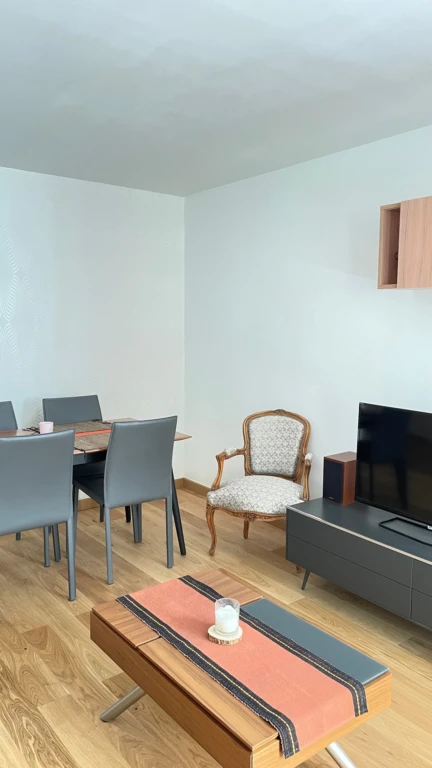 Appartement calme et refait à neuf avec balcon et ascenseur, – proche métro et tramway – Paris 20e (loyer tout inclus) 11