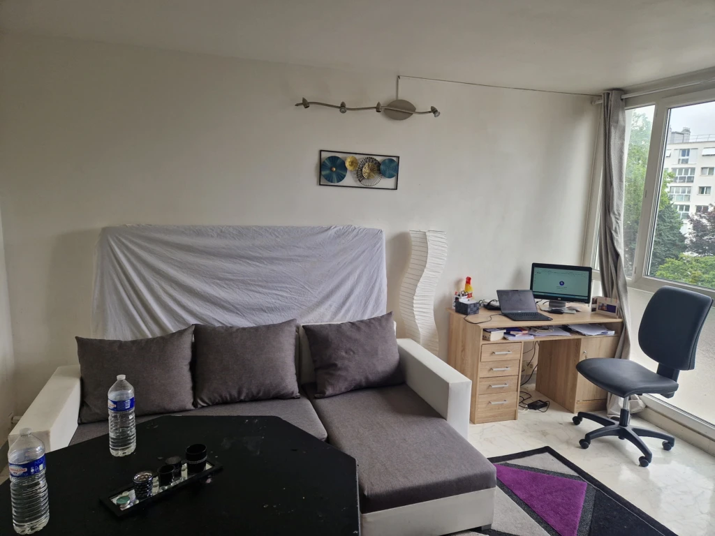 Apparemment entier (loyer tout inclus) 8