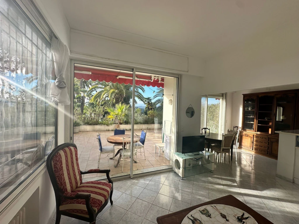Un havre de paix - appartement dans un parc privé - terrasse de 50m2 - 5 mn de la mer. (loyer tout inclus) 3