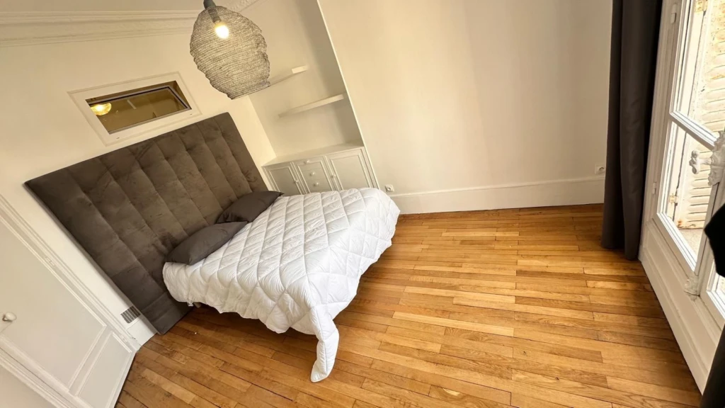 Appartement lumineux 70 m² – Double séjour, 2 Chambres & ascenseur – Rue Fays (loyer tout inclus) 5